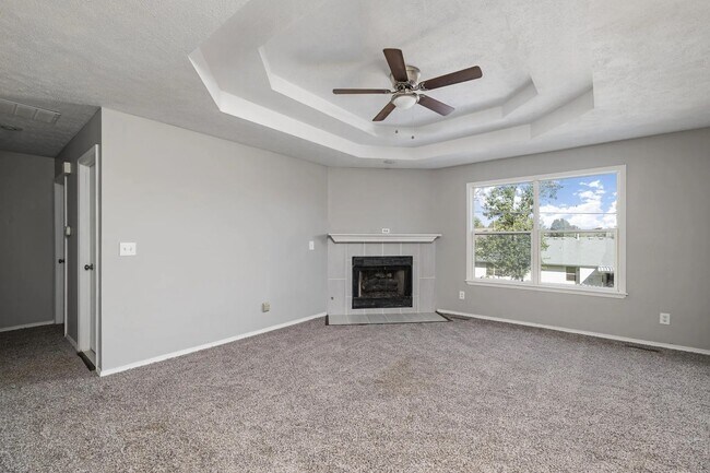 Building Photo - 4 Bed 3 Bath 2 Car Garage -In Ground Pool
