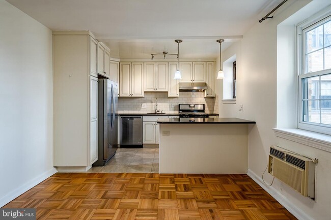 Foto del edificio - 346 E Lancaster Ave