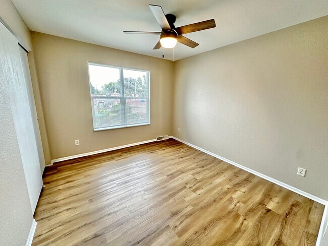Foto del edificio - 2464/2466 S. 76th Street