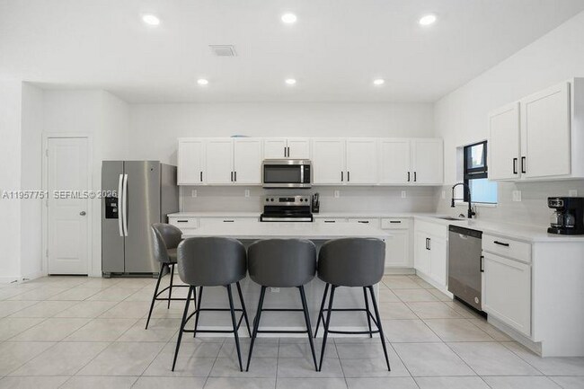 Foto del edificio - 816 NW 3rd Terrace