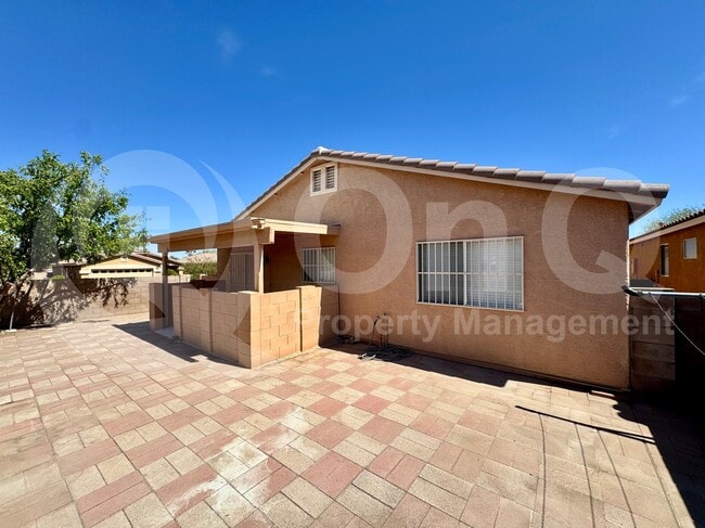 Building Photo - 2152 W Burlwood Way