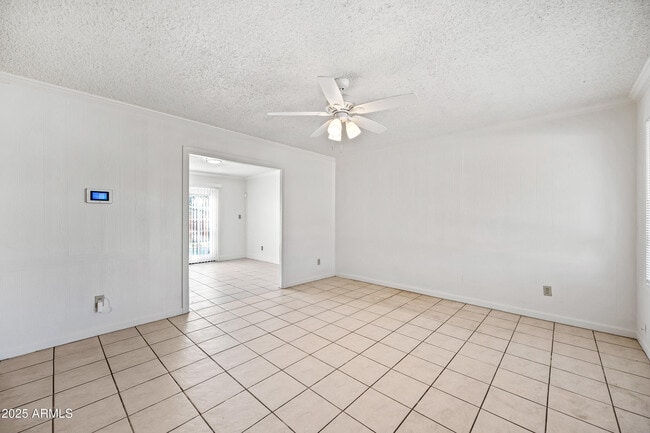 Building Photo - 2208 N 47th Ln