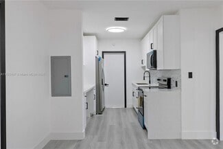 Building Photo - 1325 NW 51st St