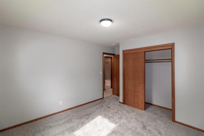 Building Photo - 633 23rd St NE