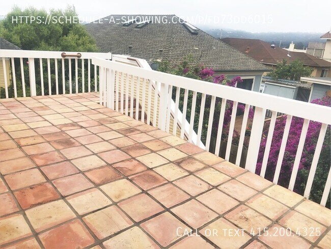 Foto del edificio - Spacious Two Bedroom Near Downtown Monterey