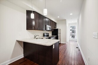Building Photo - 1521 W Seybert St