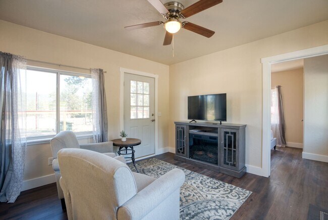 Building Photo - Charming Furnished Cottage for Lease in Ki...