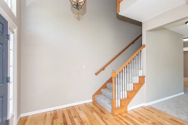 Building Photo - 3056 Crimson Oaks Dr