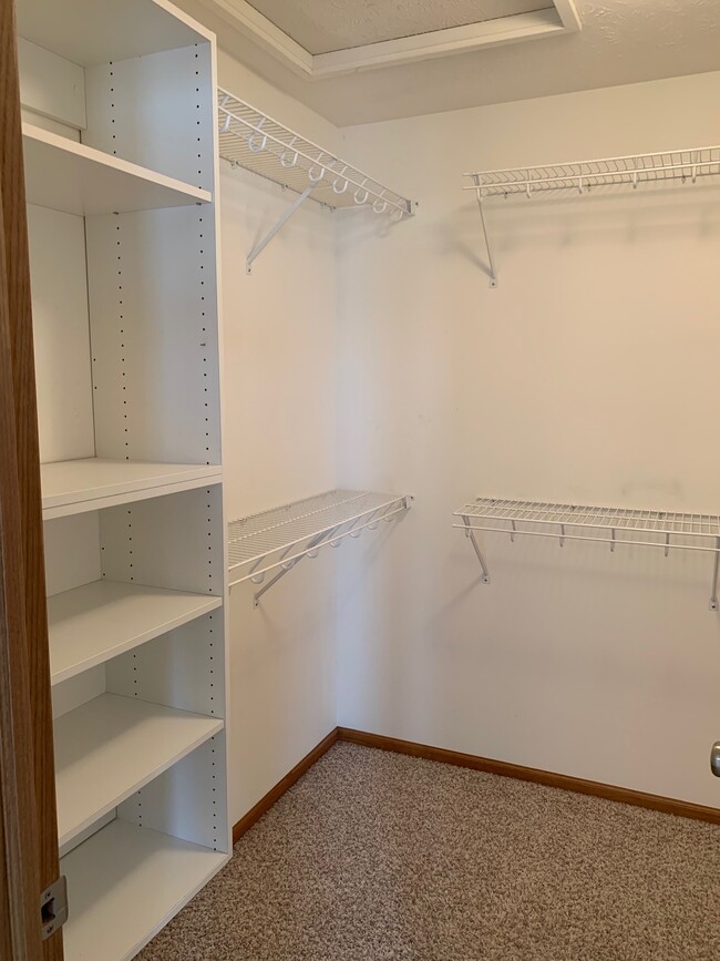 Great master walk-in closet!! - 3611 McLaughlin Dr.