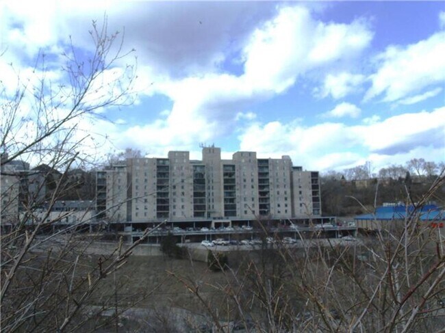 outside view - 2120 Greentree Rd