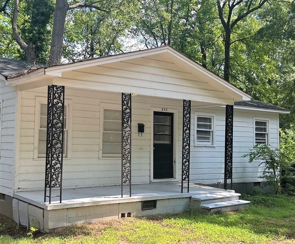 Foto principal - Renovated 3 Bedroom Home in Downtown Rock ...