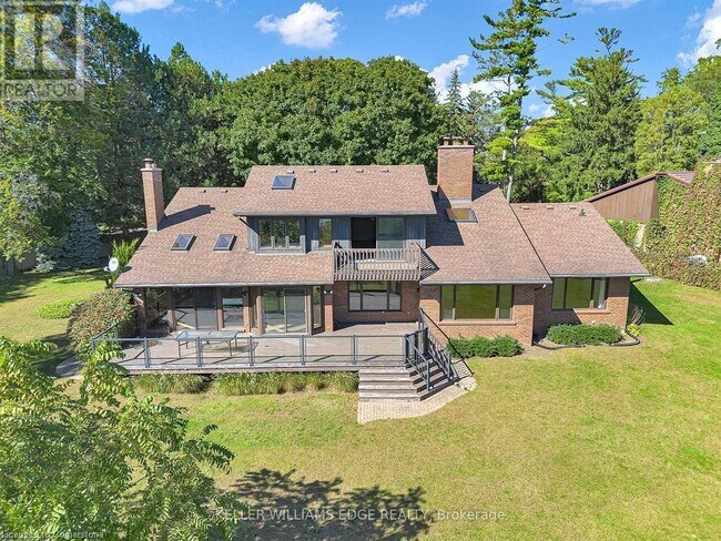 Photo du bâtiment - 3504 Lakeshore Rd.