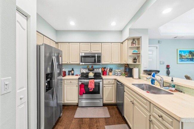 Building Photo - 2040 Alta Meadows Ln