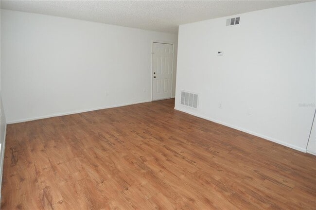 Building Photo - 8425 Cerro Cir