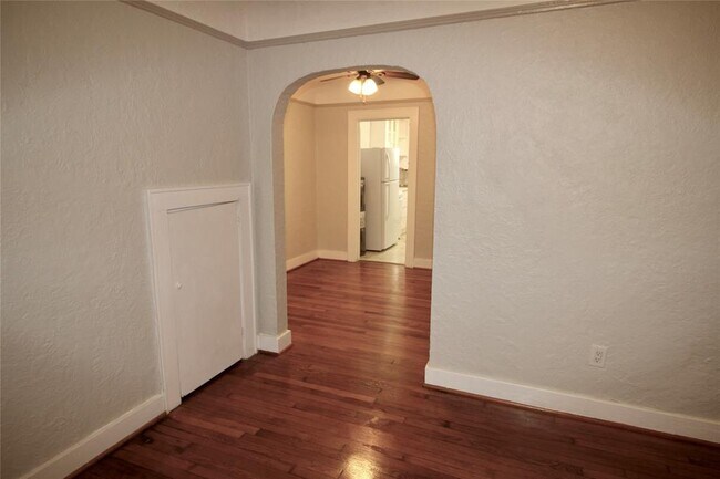 Building Photo - 2025 Hazard St