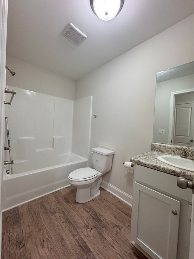 Building Photo - Inquire today on how to get FREE rent!