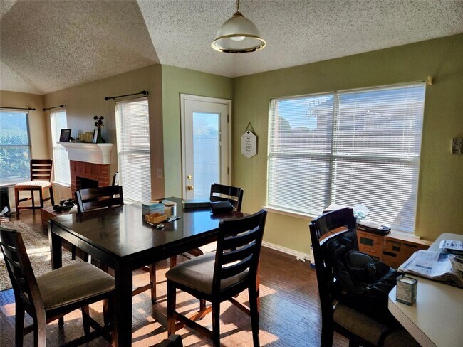 Foto del edificio - 1505 Fairfield Ct
