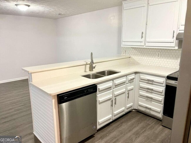 Building Photo - 300 S Jeff Davis Dr