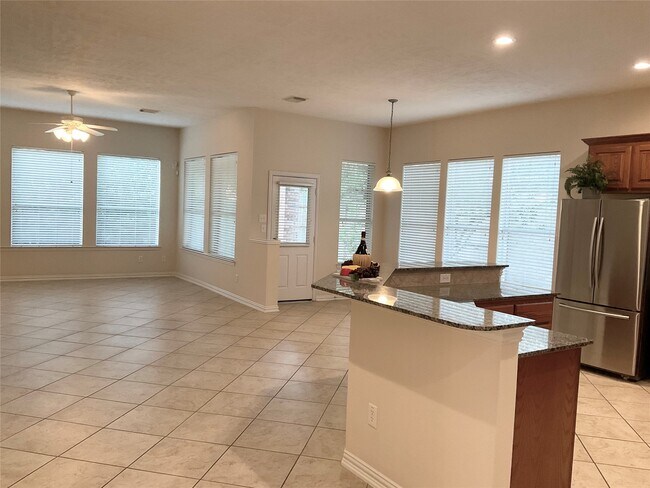 Foto del edificio - 6 Dragon Hill Pl