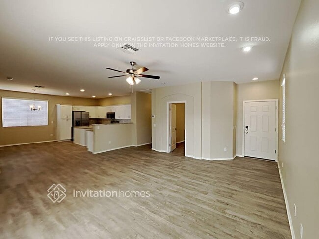 Building Photo - 12511 W Campina Dr