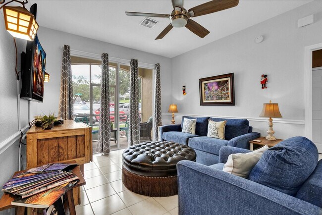 Building Photo - 2302 Silver Palm Dr