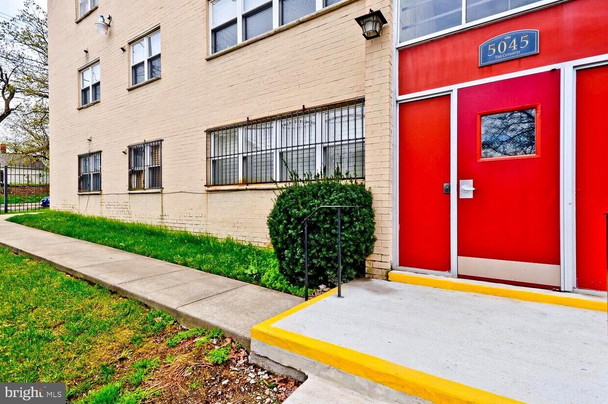 5045 Call Pl SE Unit 103, Washington, DC 20019 Room for Rent in