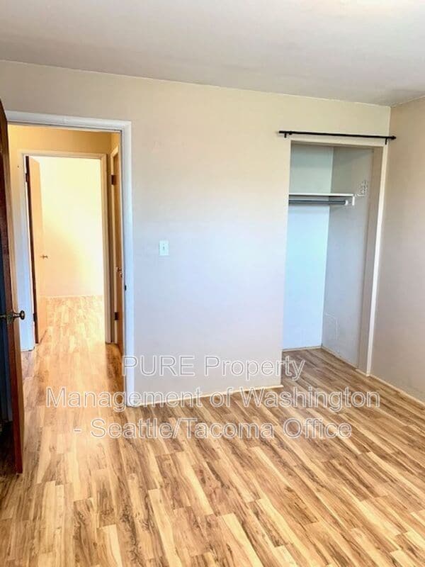 Building Photo - 1212.5 N 49th St