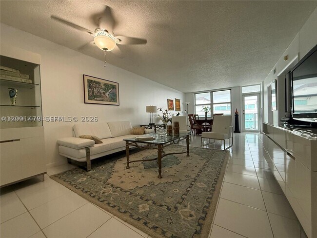 Foto del edificio - 9511 Collins Ave