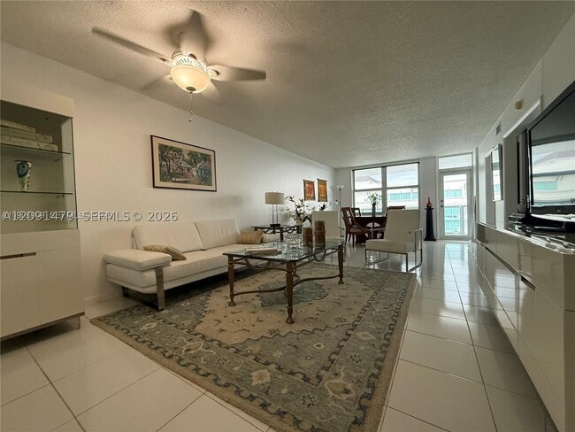 Building Photo - 9511 Collins Ave