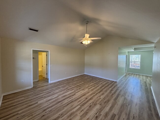 Foto del edificio - 472 Jester St