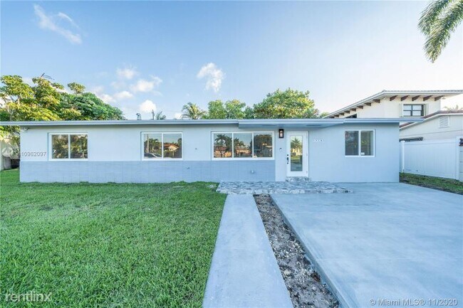 Building Photo - 3 br, 2 bath House - 8940 SW 20th St