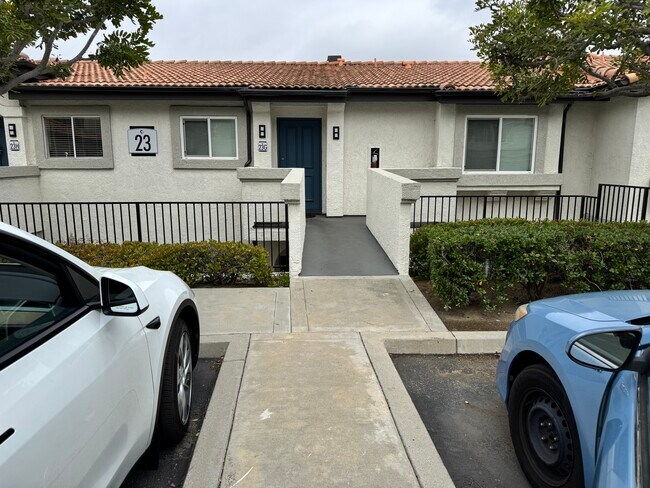 Building Photo - 30902 Club House Dr