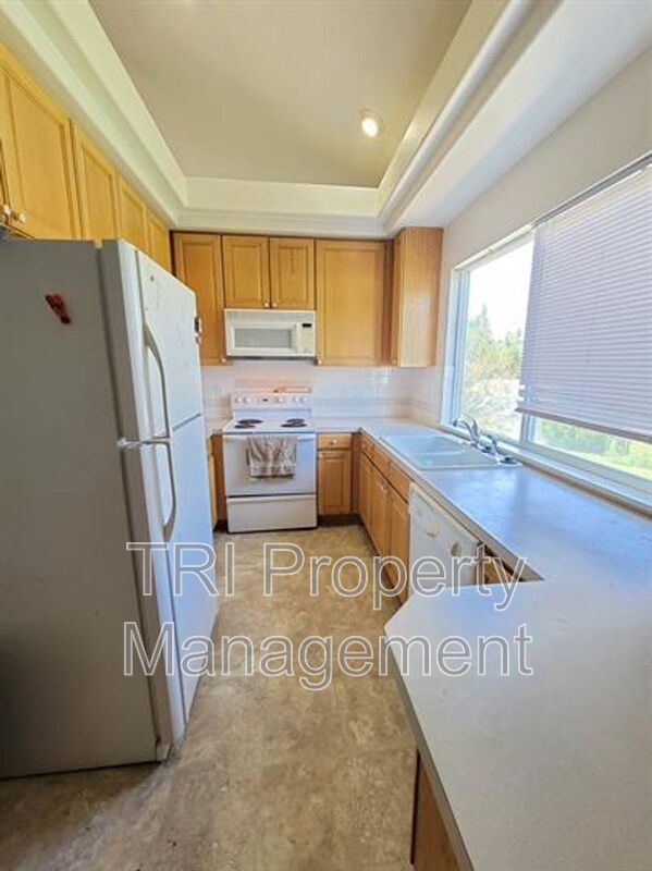 Foto del edificio - 6233 W 3rd Street Rd