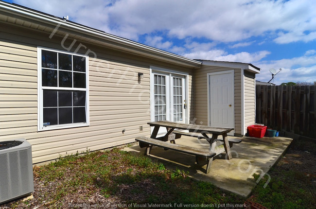 Building Photo - Cute patio home northeast Columbia