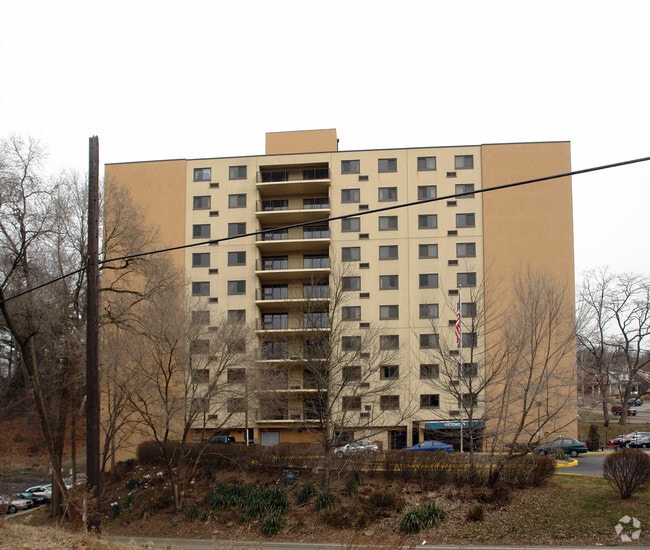Building Photo - Metowers