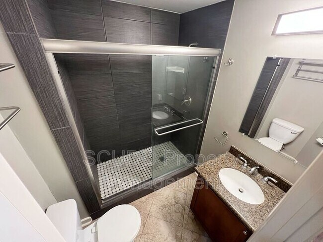 Foto del edificio - 200 E 43rd St