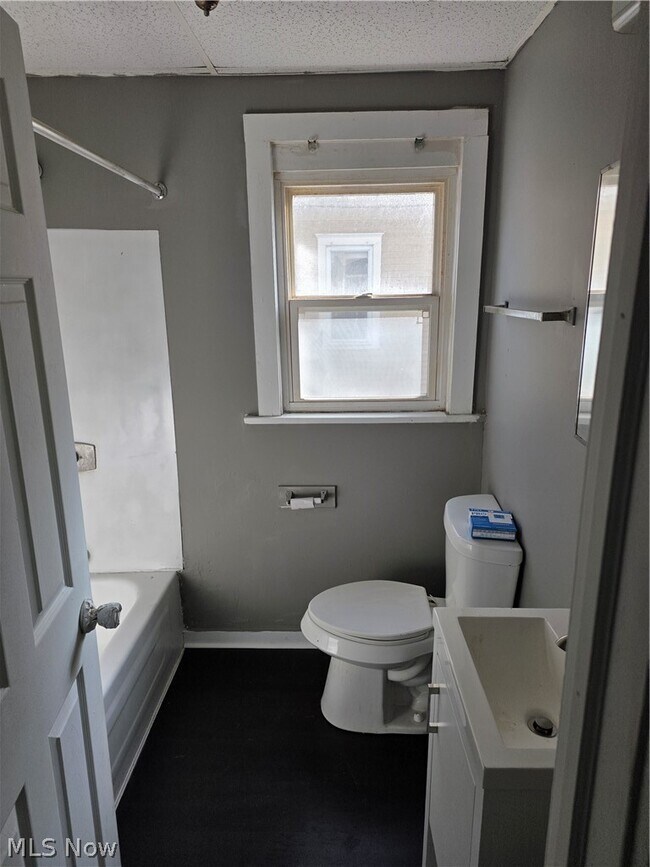 Foto del edificio - 168 Lake Ave