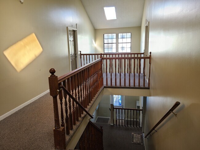 Foto del edificio - Randall Court Apartments