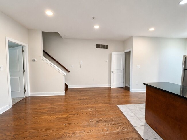Building Photo - 1814 N 16th St
