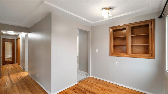 Foto del edificio - 1527 E Rockwell Ave