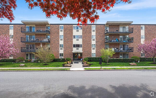 Front Of Building - Parkwynn Apartments