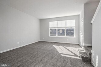 Building Photo - 1057 Flint Ct