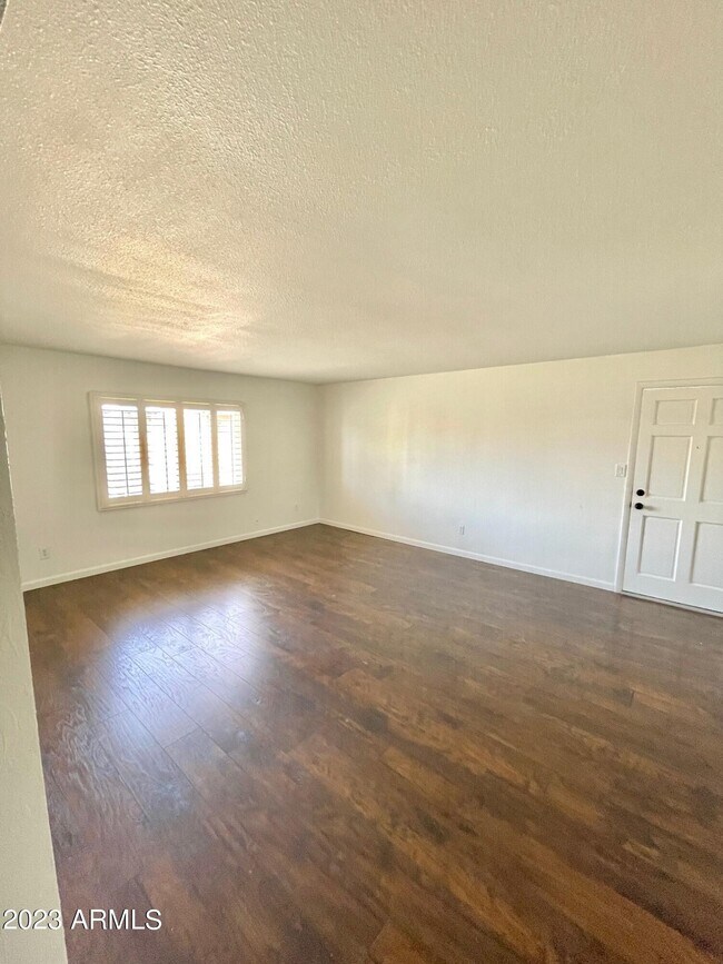 Foto del edificio - 4201 E Camelback Rd