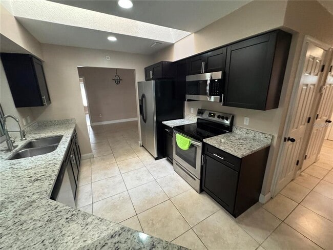 Foto del edificio - 23289 Nancy Ave