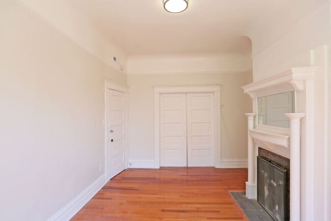 Building Photo - 776 Pine St