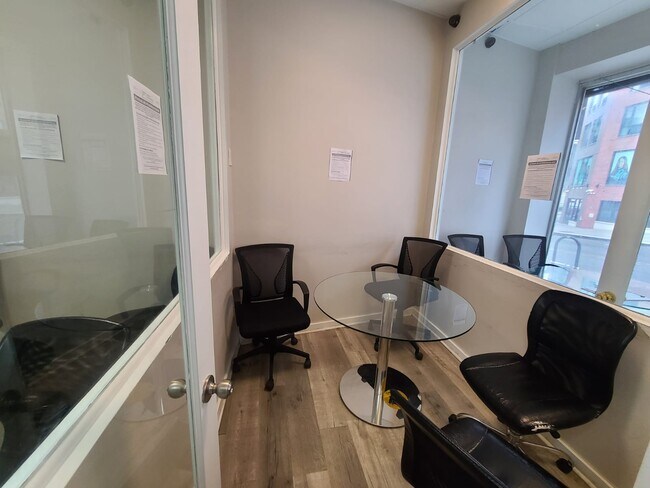 Foto del edificio - 209 W 242nd St