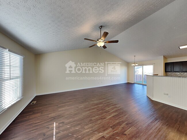 Foto del edificio - 5357 Timber Grove Drive