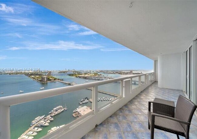Foto del edificio - 1717 N Bayshore Dr