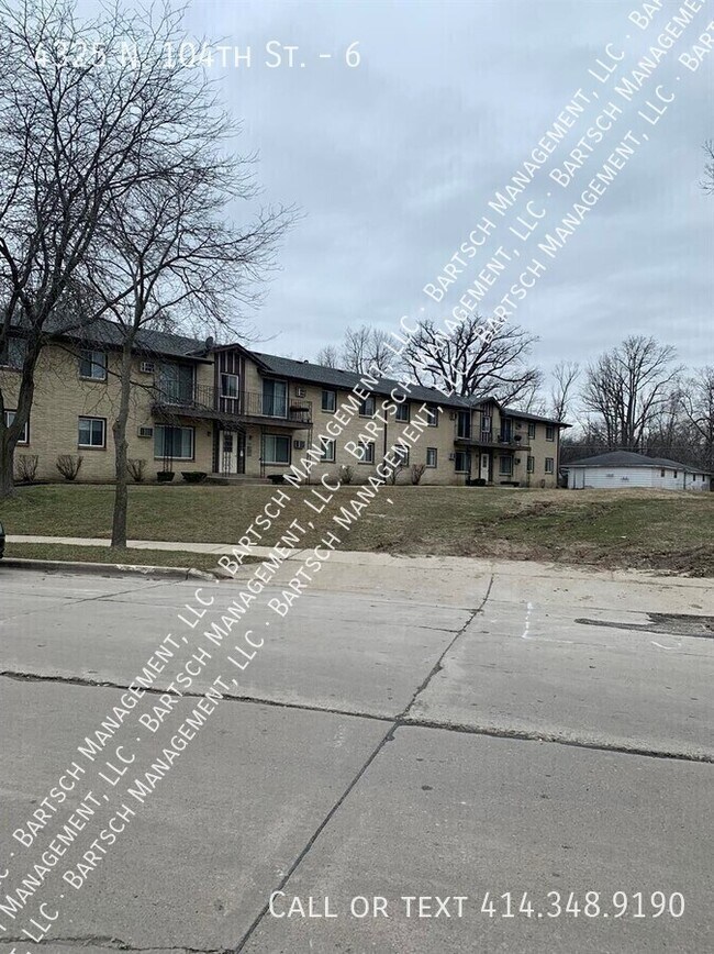 Building Photo - 4325 N 104th St