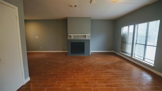 Foto del edificio - 11047 Albury Dr